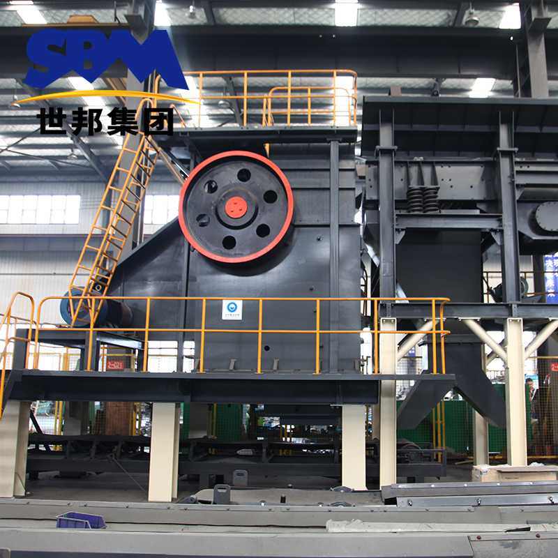 A complete set of equipment for a large stone crusher with a daily output of 10000 tons, including a jaw crusher and a stone crusher