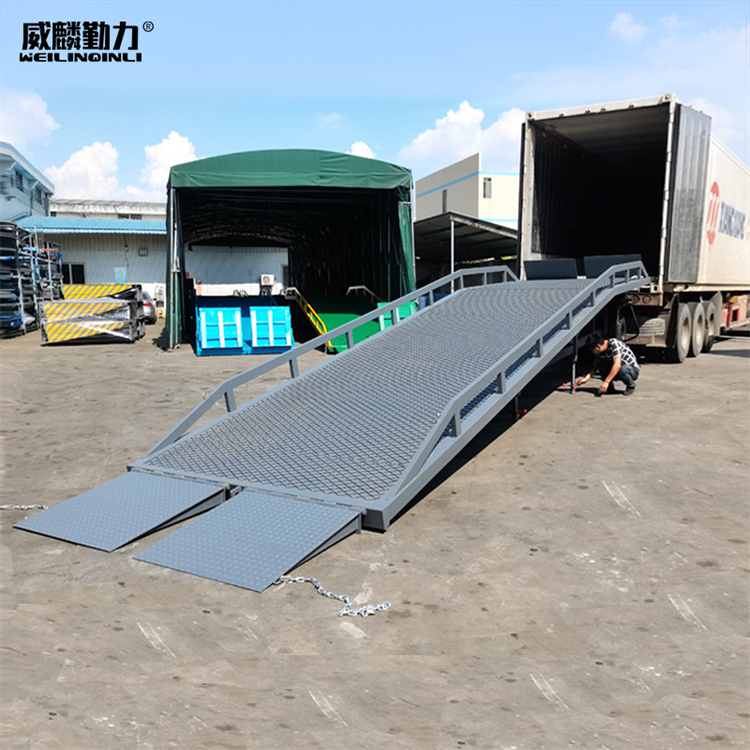 Weilin Qinli Mobile Unloading Platform 10 ton Boarding Bridge Customized Manual Hydraulic Loading and Unloading Platform