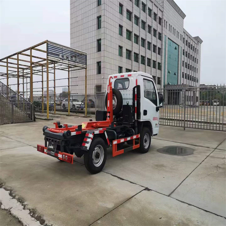 The Chang'an 3-way hook arm garbage truck is convenient for transportation and can operate multiple containers flexibly