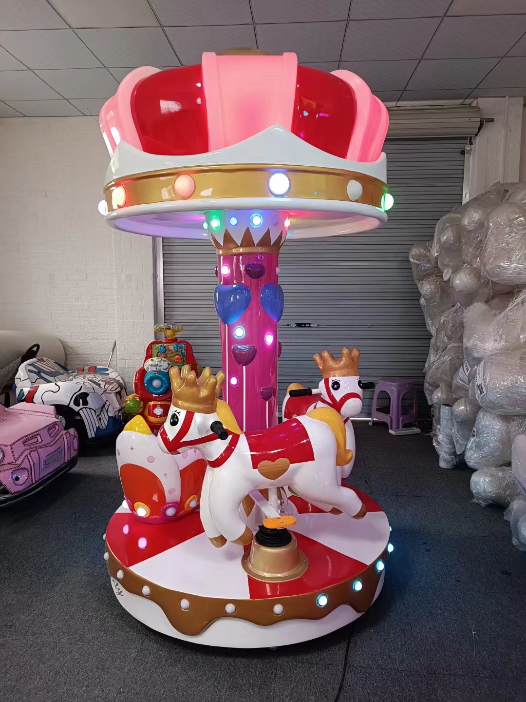 Children's coin coin coin three person carousel amusement equipment coin coin coin game machine manufacturer luxury carousel