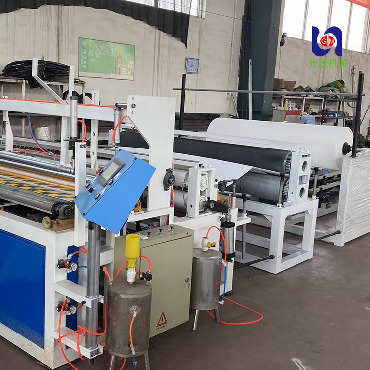 Guangmao Mechanical Rewinding Machine with a daily output of three tons, single person operation, fully automatic 1880 small toilet paper production line