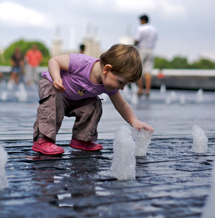 Fangteng Fountain Manufacturing Company's interactive water features achieve entertainment and water beautification of the environment