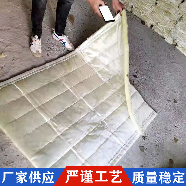 Fireproof and thermal insulation quilt engineering, bridge cold protection maintenance, concrete ground, and breeding shed with customized shapes