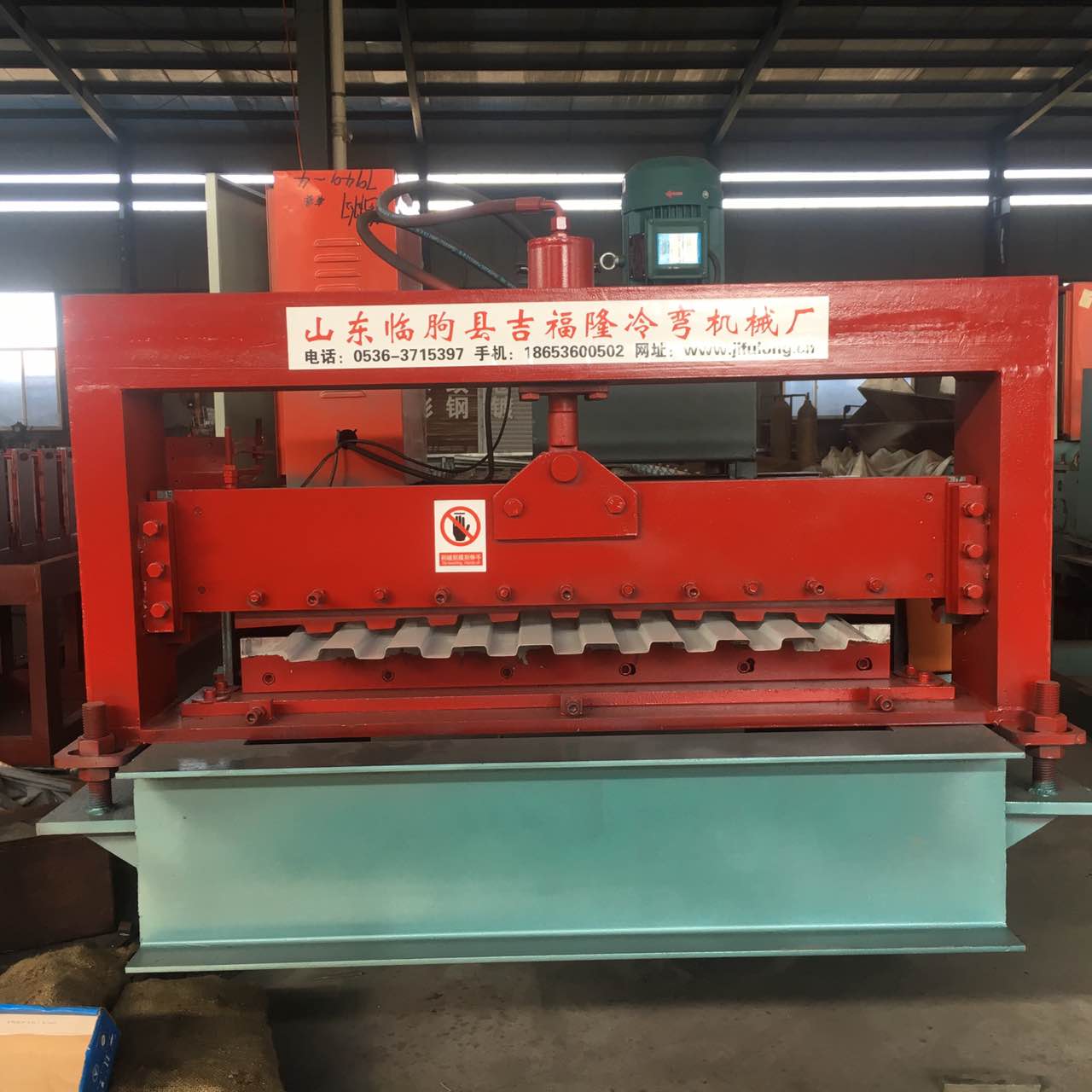 Roller shutter forming equipment 800 Australian type silencing roller shutter full automatic tile pressing machine supplied by the manufacturer