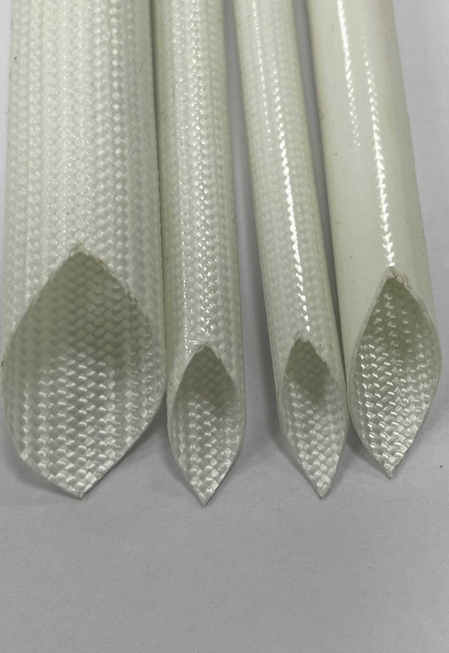 White 2.5mm organic silicon glass fiber sleeve for high-temperature protection of 260 ° C electric heating equipment