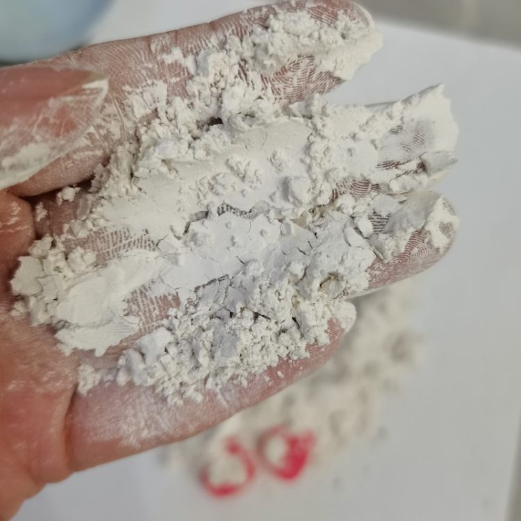 出售氟石 又称萤石 主要成分是氟化钙 可用于工业冶炼 宁博矿产出