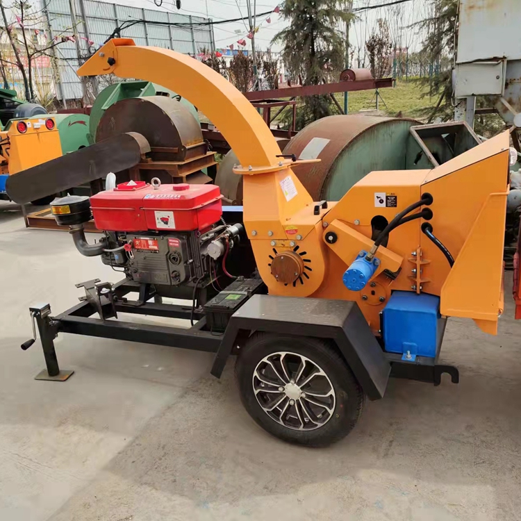 New type of garden greening large mobile diesel motor tree crusher with dry and wet dual purpose discharge uniformity