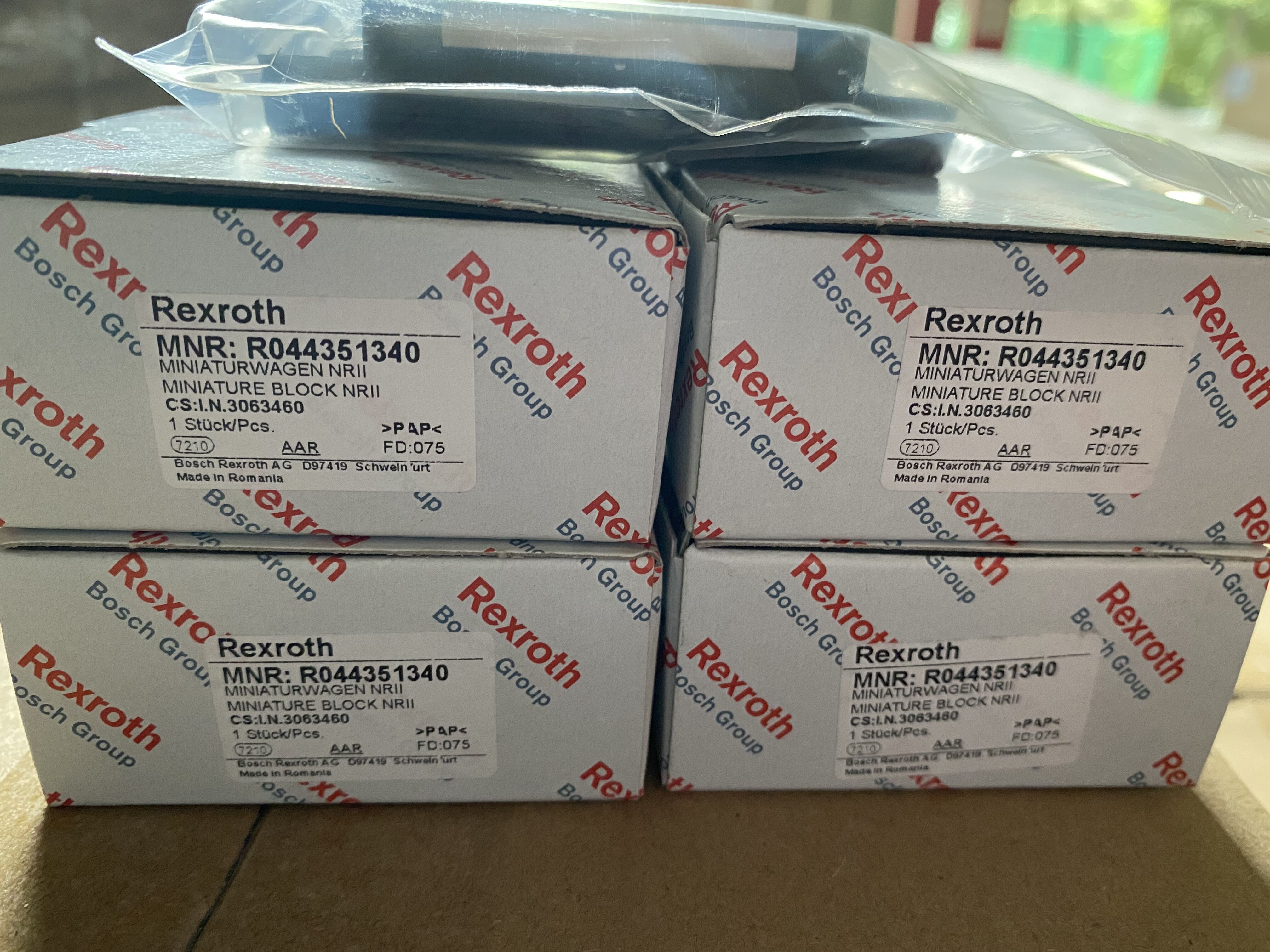 Imported Rexroth Bosch Rexroth linear guide slider R165131320 R165171320 roller guide