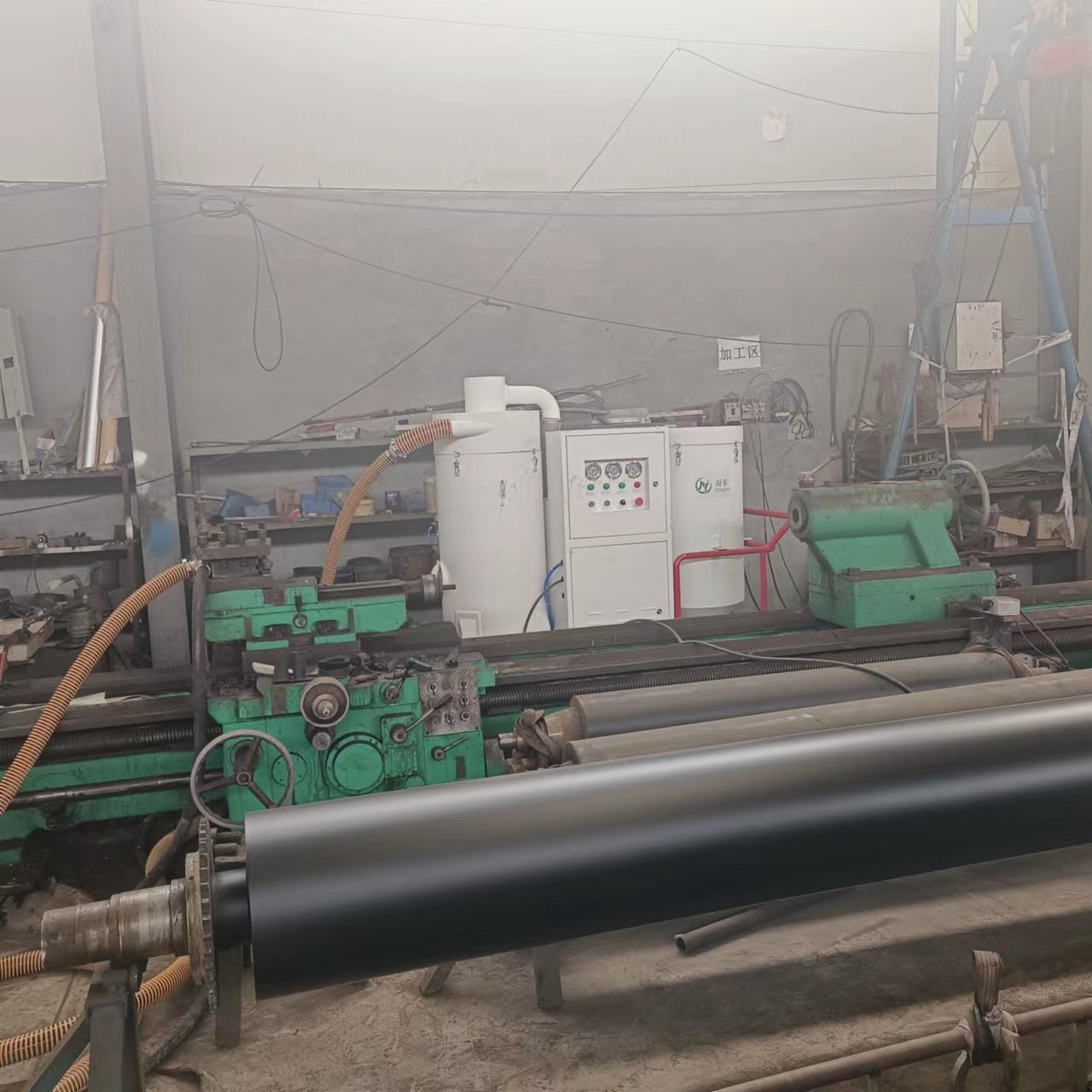 Sand mesh roller surface cleaning, sandblasting machine, rubber roller surface increasing roughness, sandblasting machine