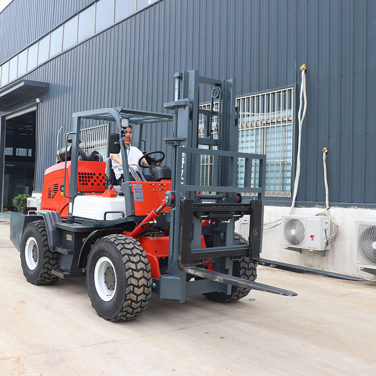 4-ton wheeled off-road forklift, four-wheel stacker, mountain loading and unloading off-road forklift, 3-ton diesel hydraulic integrated crane