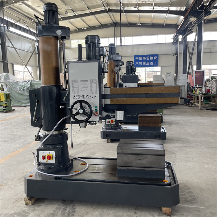 New universal second machine Z3040X13 single column radial drilling machine carburizing gear