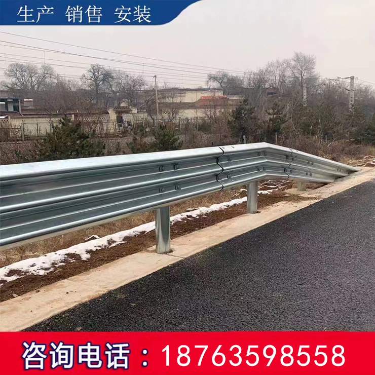 Third-class highway guardrail Second hand corrugated guardrail board Three wave guardrail bracket in stock