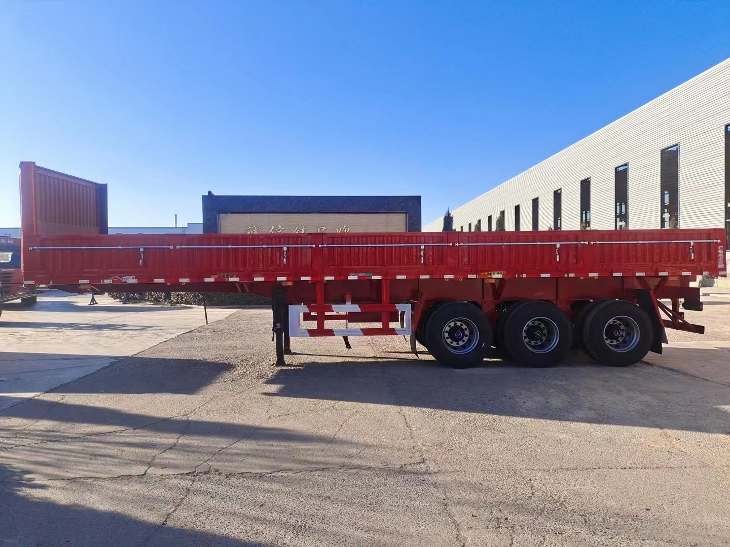 13 meter warehouse trailer with light weight and large cargo capacity, sufficient inventory, and quality assurance