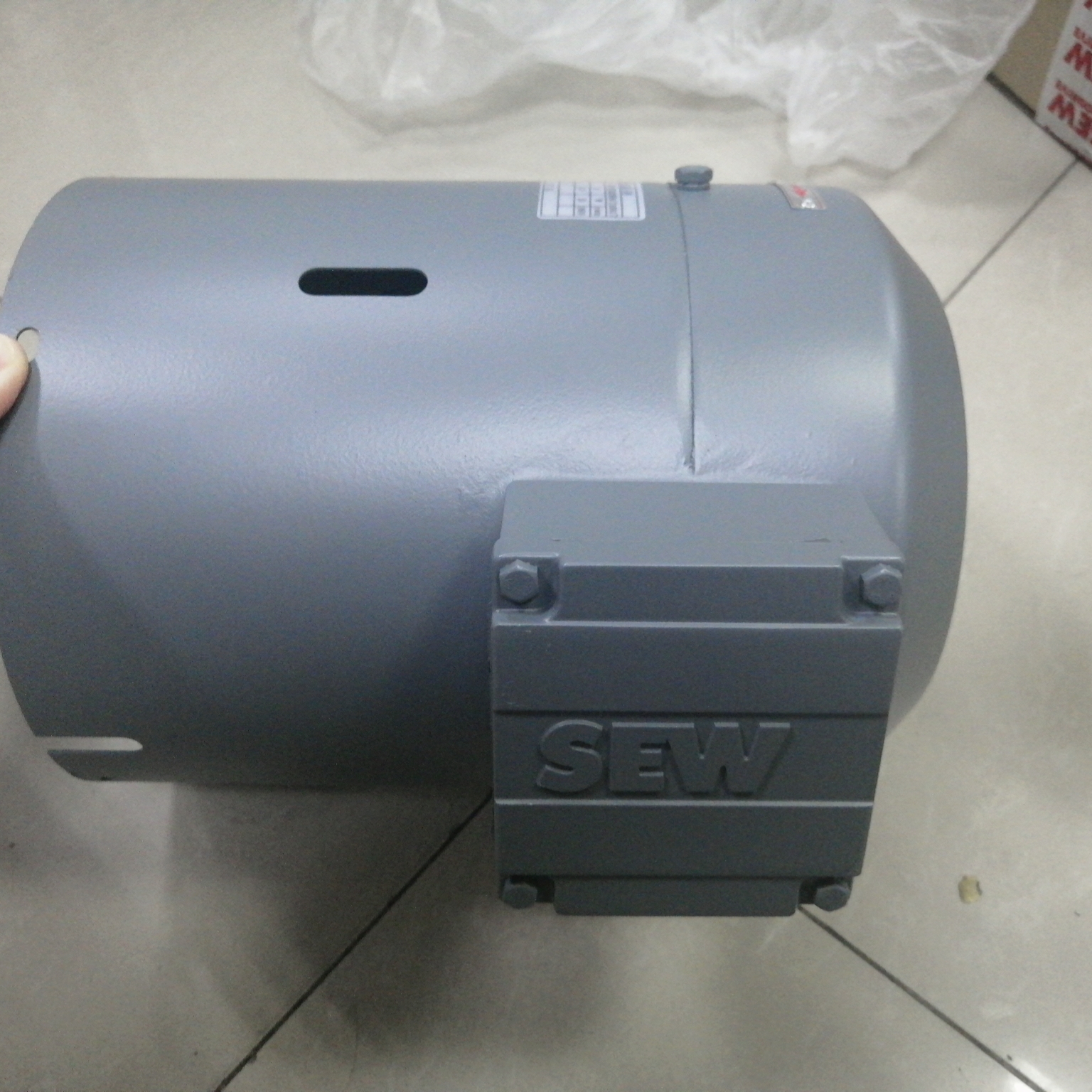 German Saiwei gear reduction motor with brake DRN100LS4/BE5 lifting mechanical equipment