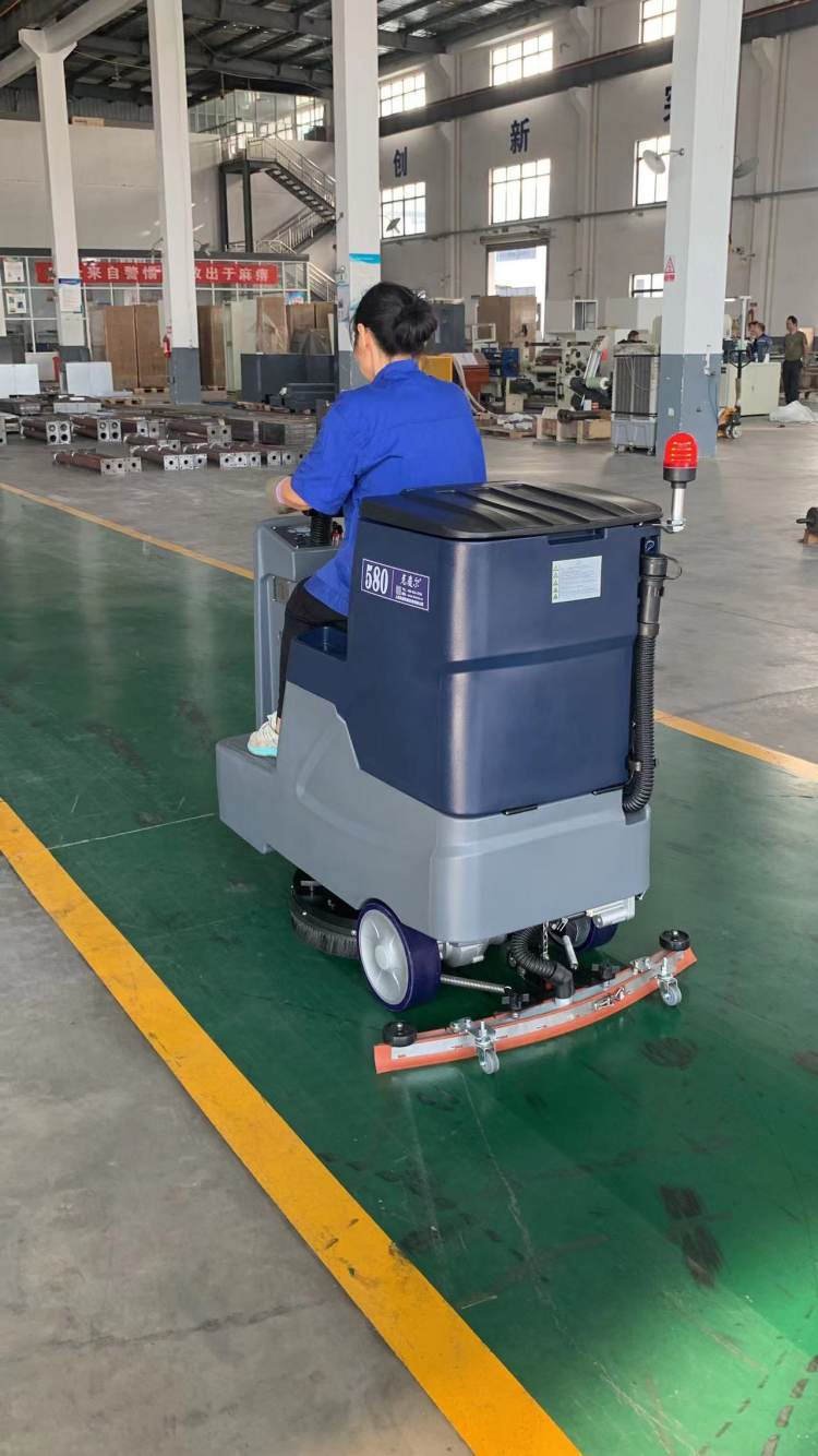 物业地下车库用大型驾驶式洗地机 工厂仓库全自动洗地车