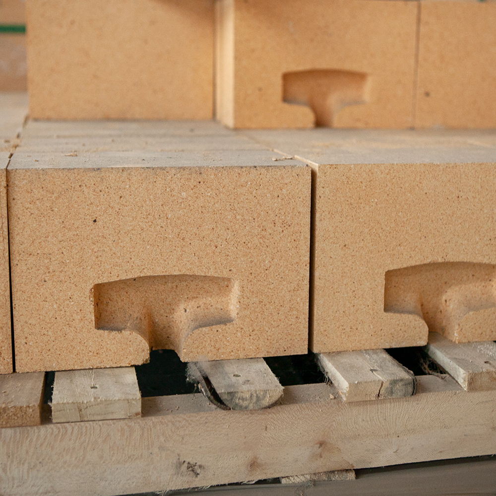 Customized profiled Fire brick, produced by the source manufacturer, are resistant to thermal shock and corrosion of high alumina bricks for high temperature furnaces