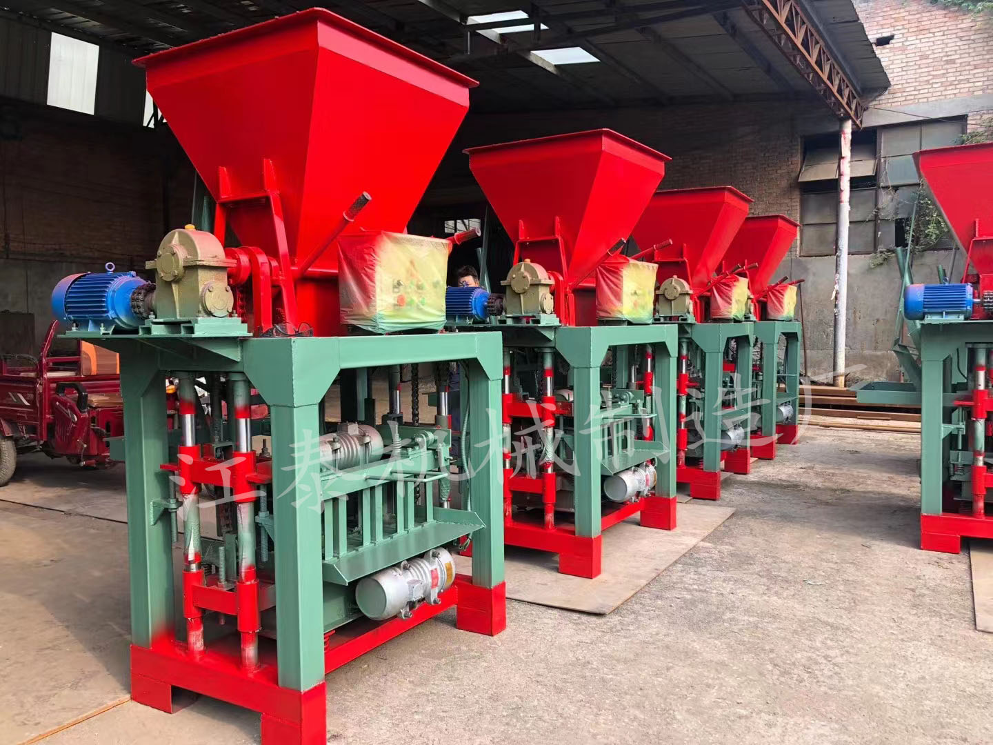 Rural Small Hollow Cushion Block Machine Permeable Brick Equipment Fully Automatic Solid Waste Non Burning Block Machine Road Color Brick Machine