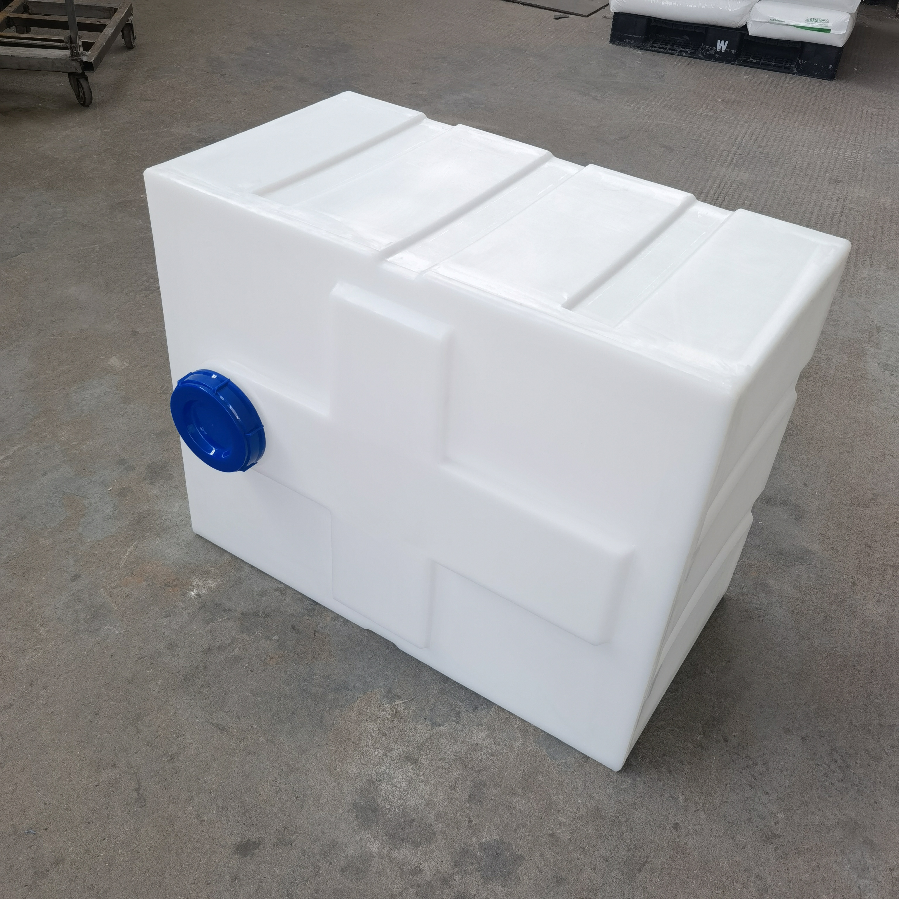 YAG Rotational Plastic PE Water Tank White Horizontal 40L Square Non leaking and Collision Resistant Plastic Bucket Shaped Water Storage Bucket Manufacturer