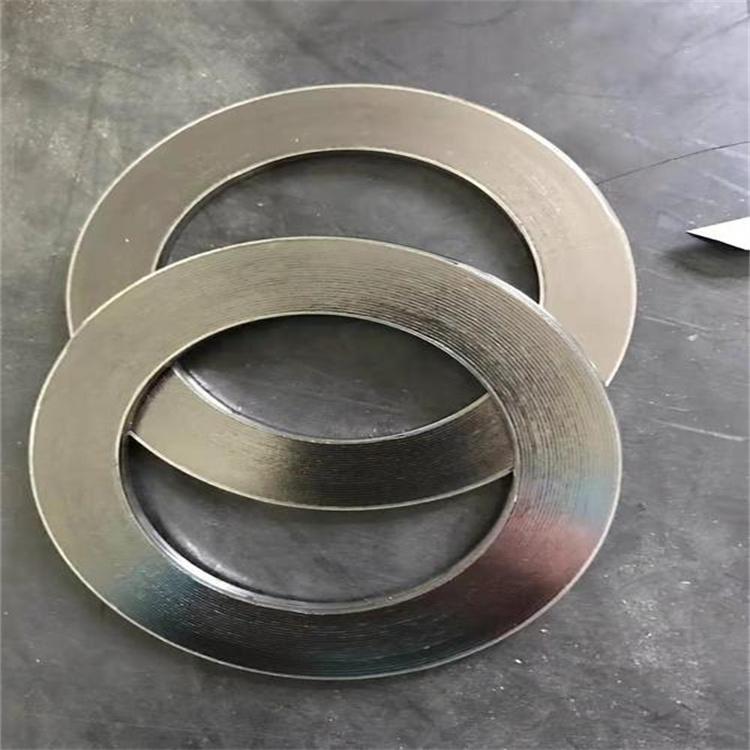 Steel octagonal spiral wound gasket with inner ring and centering ring for raised face flanges