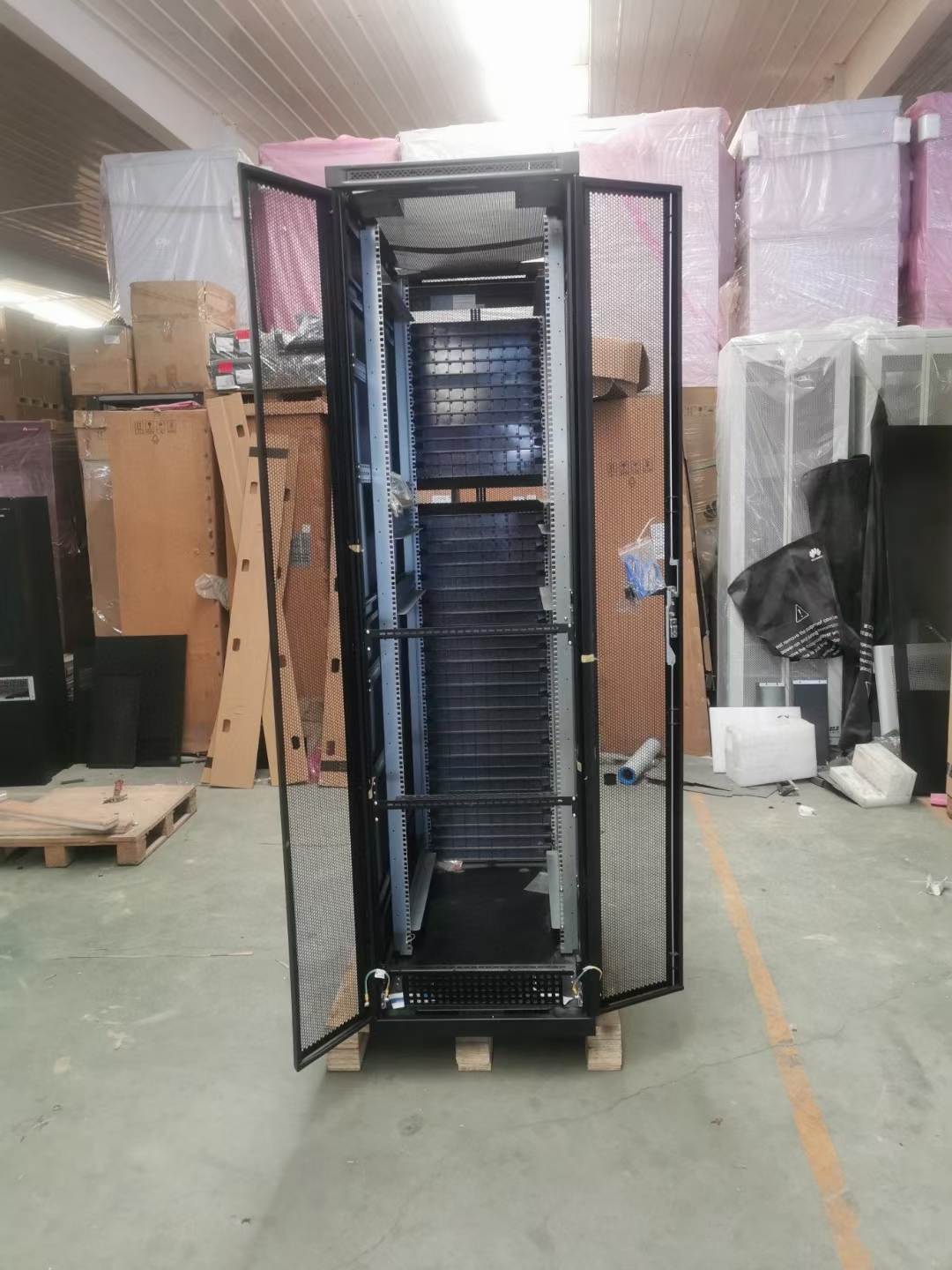 ZTE indoor server cabinet, data center rack, network cabinet 42U cabinet 600/1200/2000