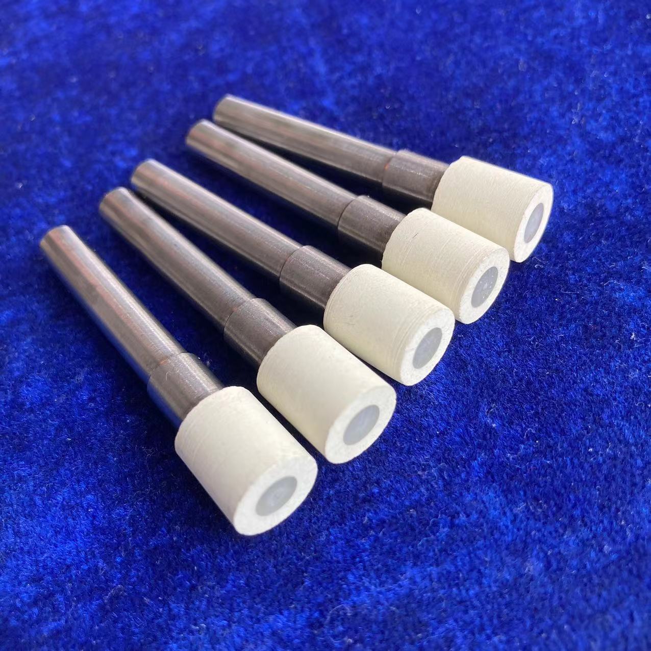 Ceramic diamond grinding head, powder metallurgy special polishing inner circle grinding rod, cylindrical W40 particle size