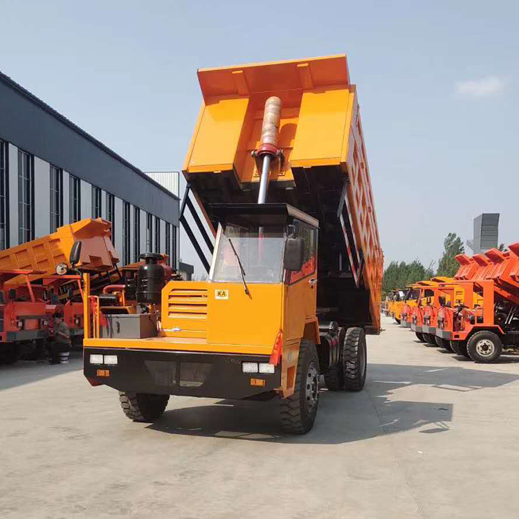 Sales of 5 tons of four different types of transport vehicles, small engineering mining dump trucks, rear drive agricultural transport vehicles