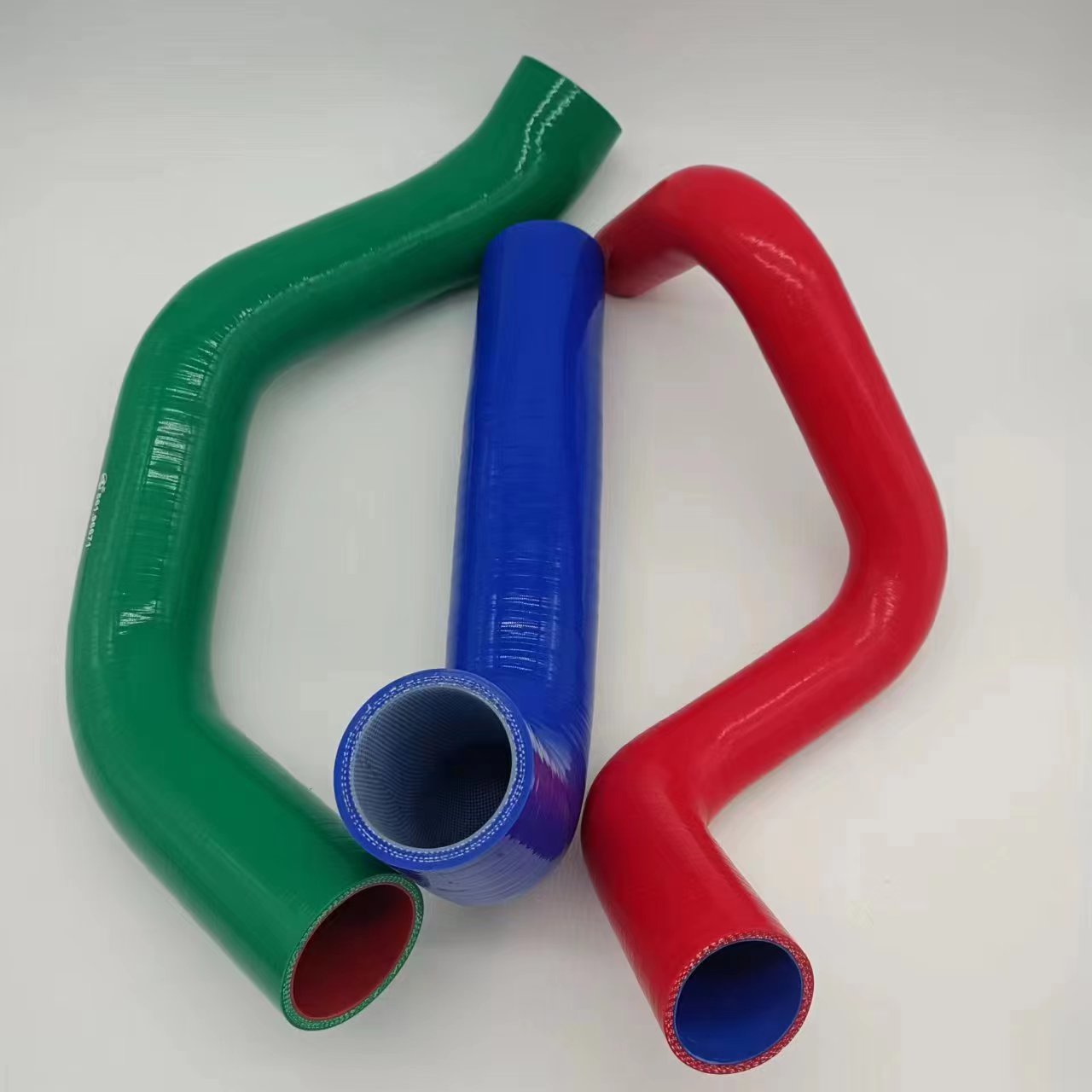 Customized high-temperature resistant silicone rice tube, car water tank, red irregular silicone water pipe, inlet and outlet silicone hose