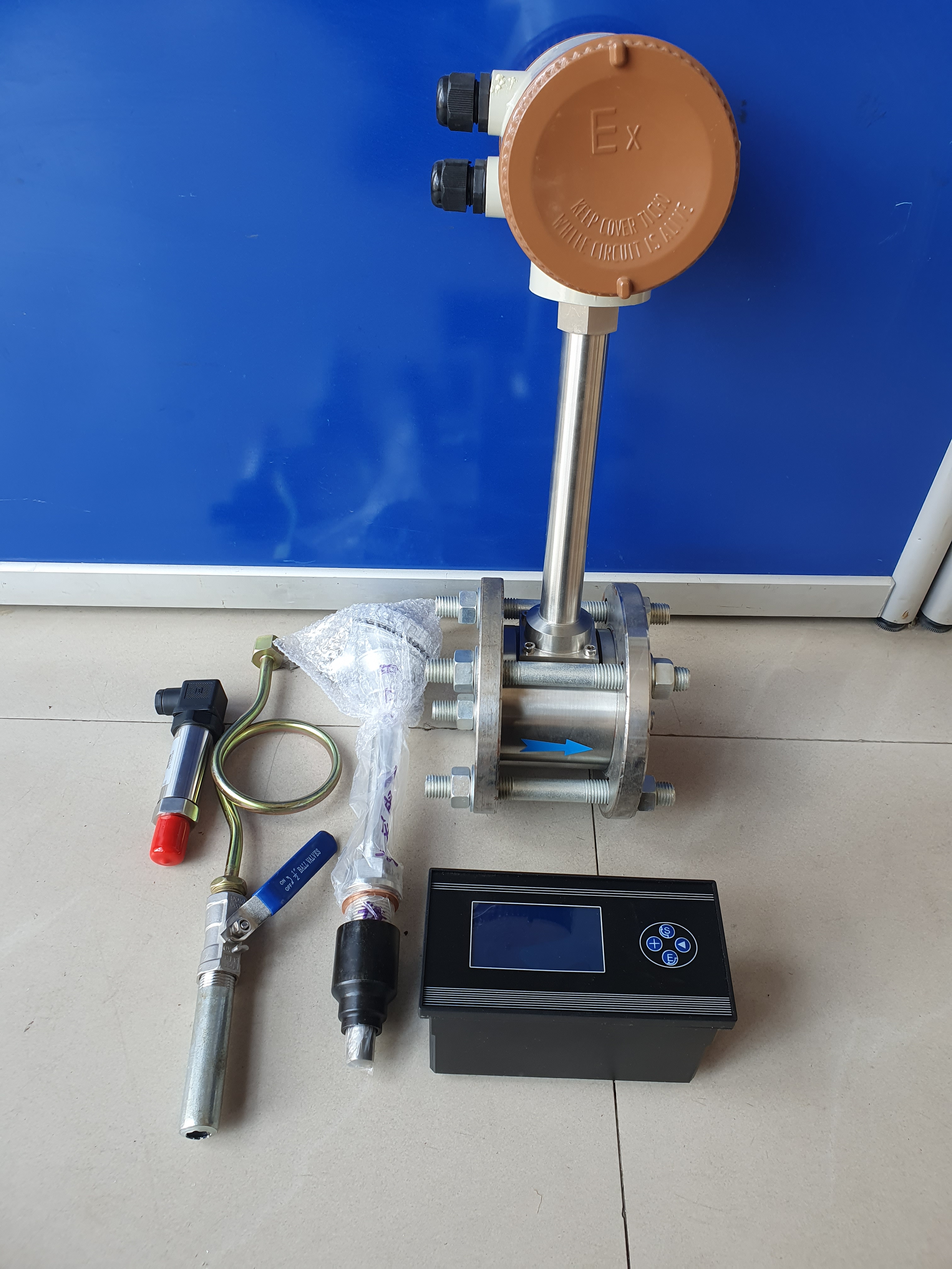 LUGB integrated temperature and pressure compensation type wafer vortex flowmeter flange connection clamp Brooks