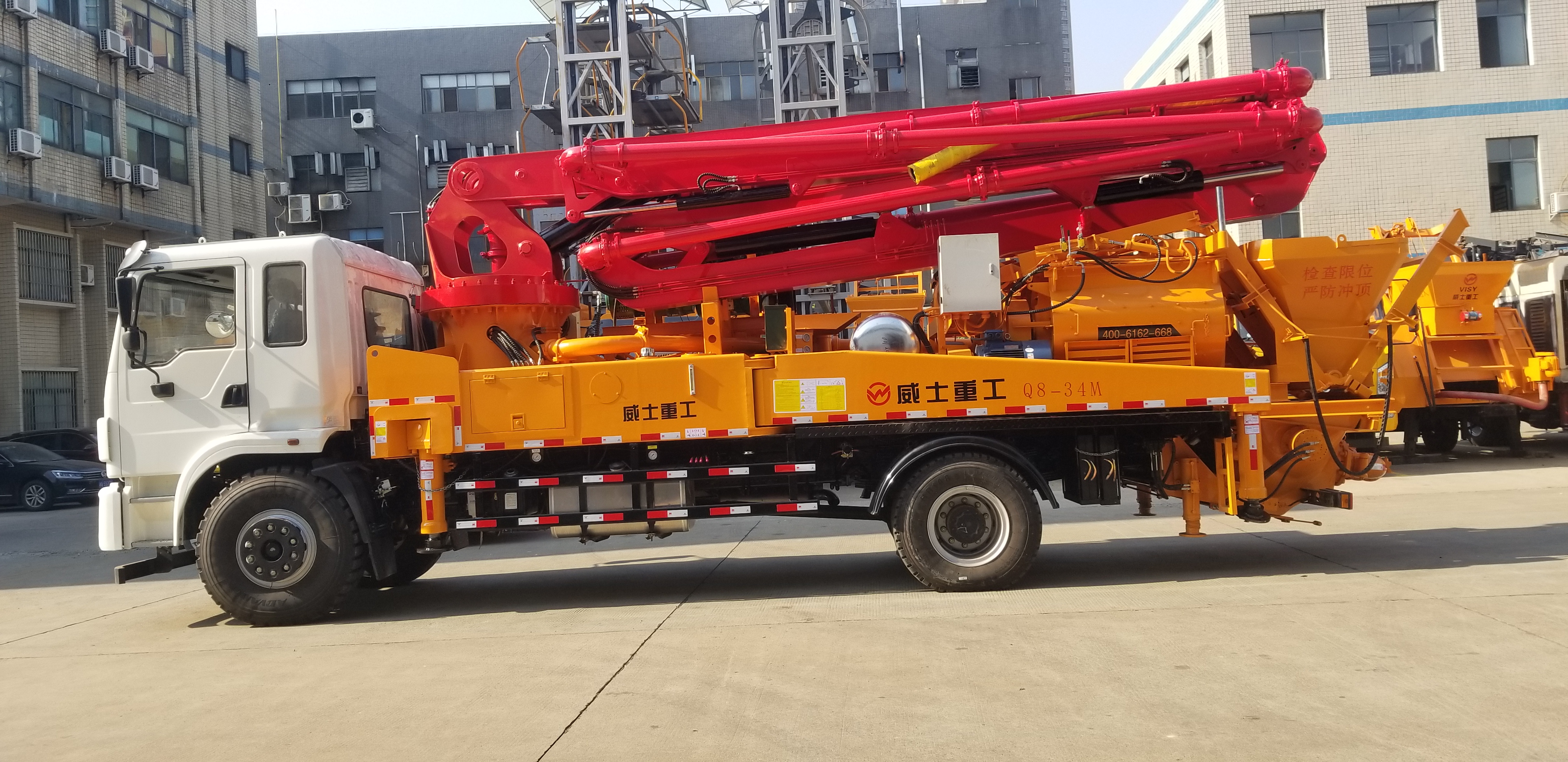 Weishi concrete mixing pump truck with a single bridge of 33 meters uses self mixing and transportation in narrow rural areas