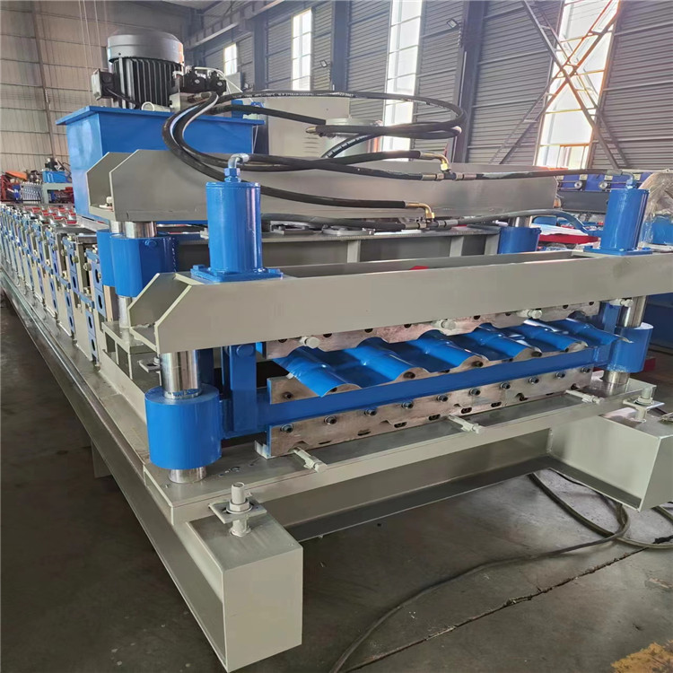 New type fully automatic 800 imitation resin tile pressing machine Bamboo Chinese glazed roof tile equipment Numerical control metal color steel tile machine