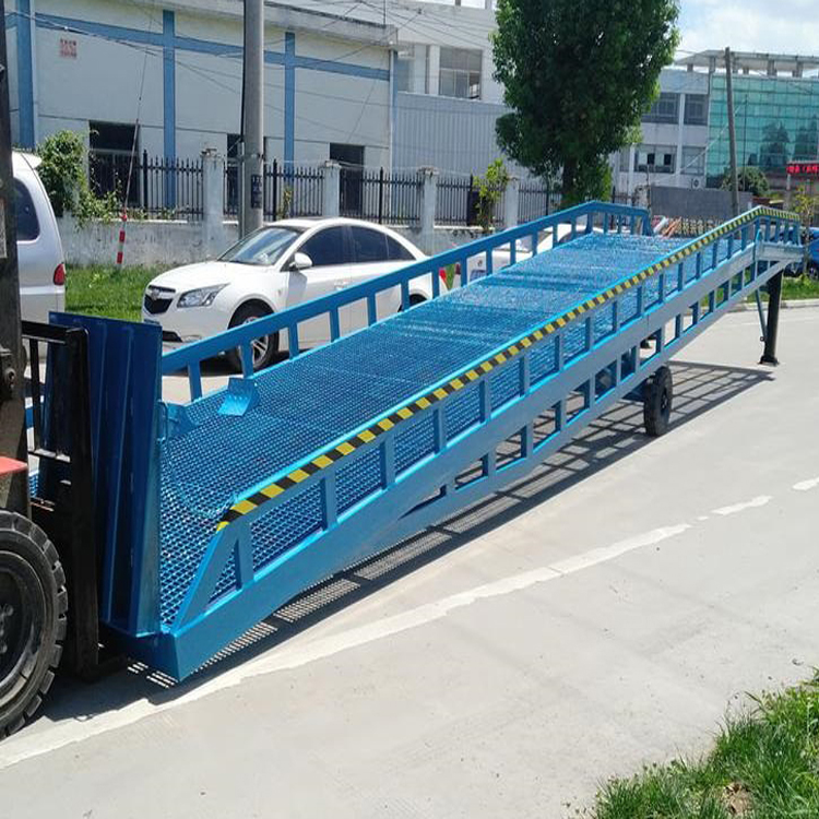 Shengli Mobile Boarding Bridge 10 ton Loading and Unloading Platform Hydraulic Ramp Crossing Logistics Loading Platform