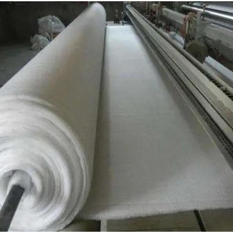 White short silk needle punched geotextile for isolation, filtration, and drainage, impermeable long silk polyester fabric for road maintenance