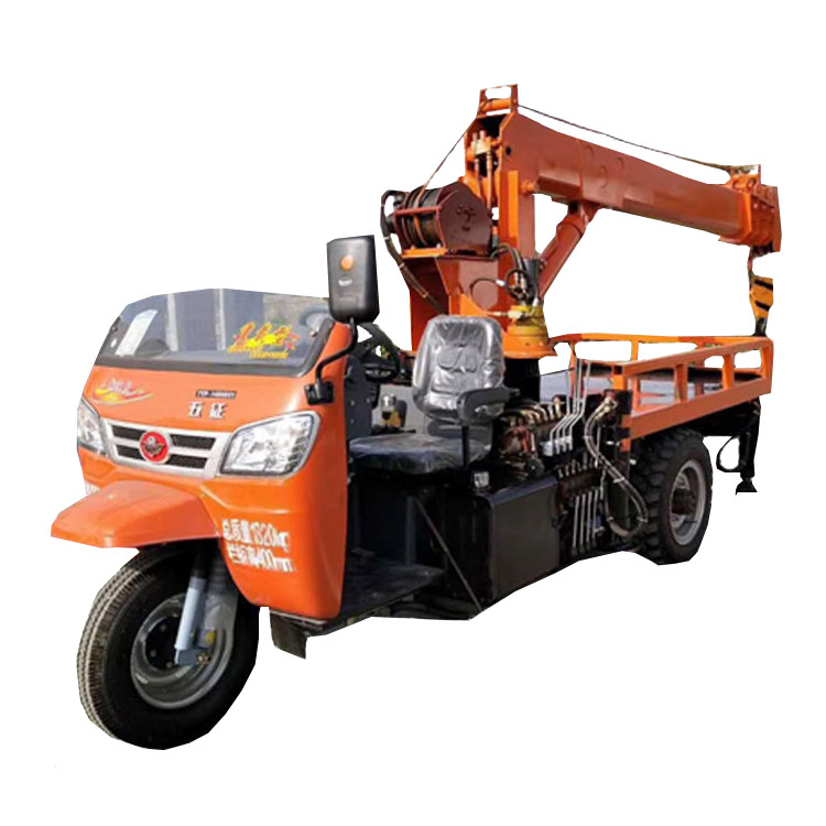 Three wheeled crane with a capacity of 3 tons for agricultural use, three wheeled crane for landscaping, and three wheeled crane for vehicle transportation, Fuyou