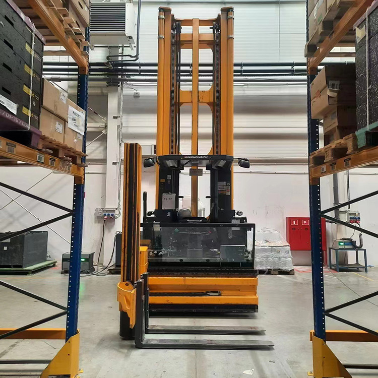 Jungheinrich narrow channel truck electric three-way stacking forklift for e-commerce logistics