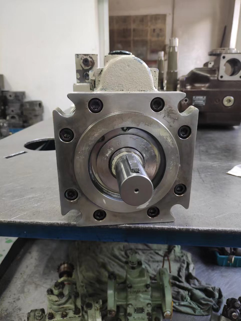 Repairing hydraulic oil pump NACHIpzs-4B-100N3-10 helps equipment increase pressure