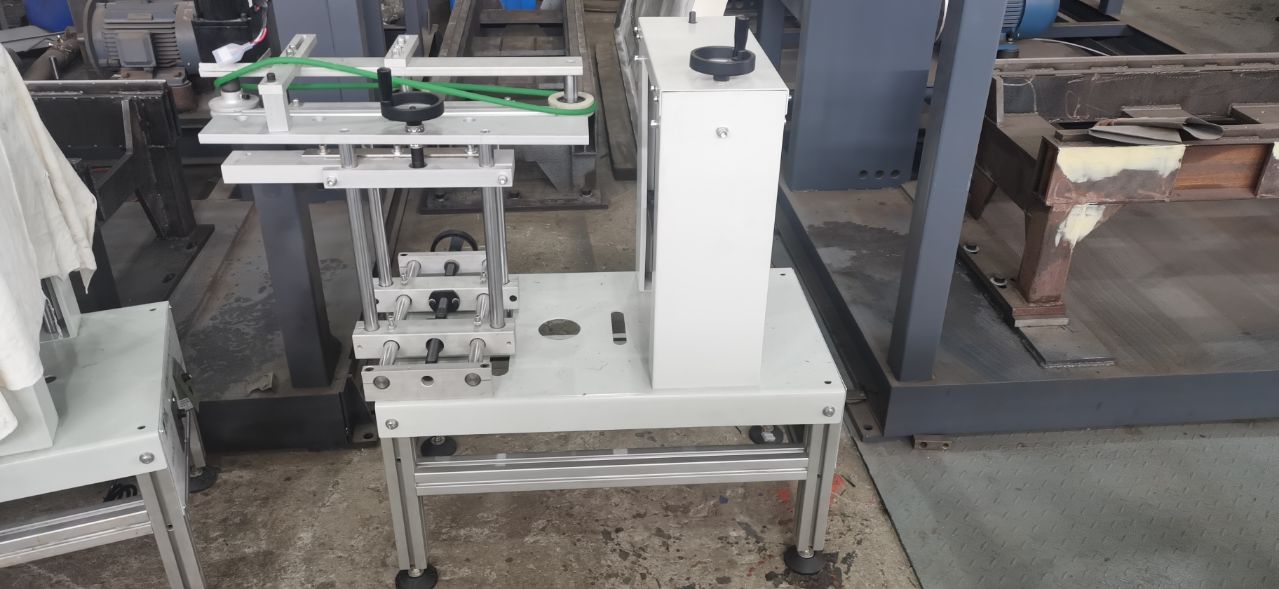 Silver Boat Machinery, fully automatic cutting and repairing machine, model ARA-QK1 plastic product auxiliary machinery