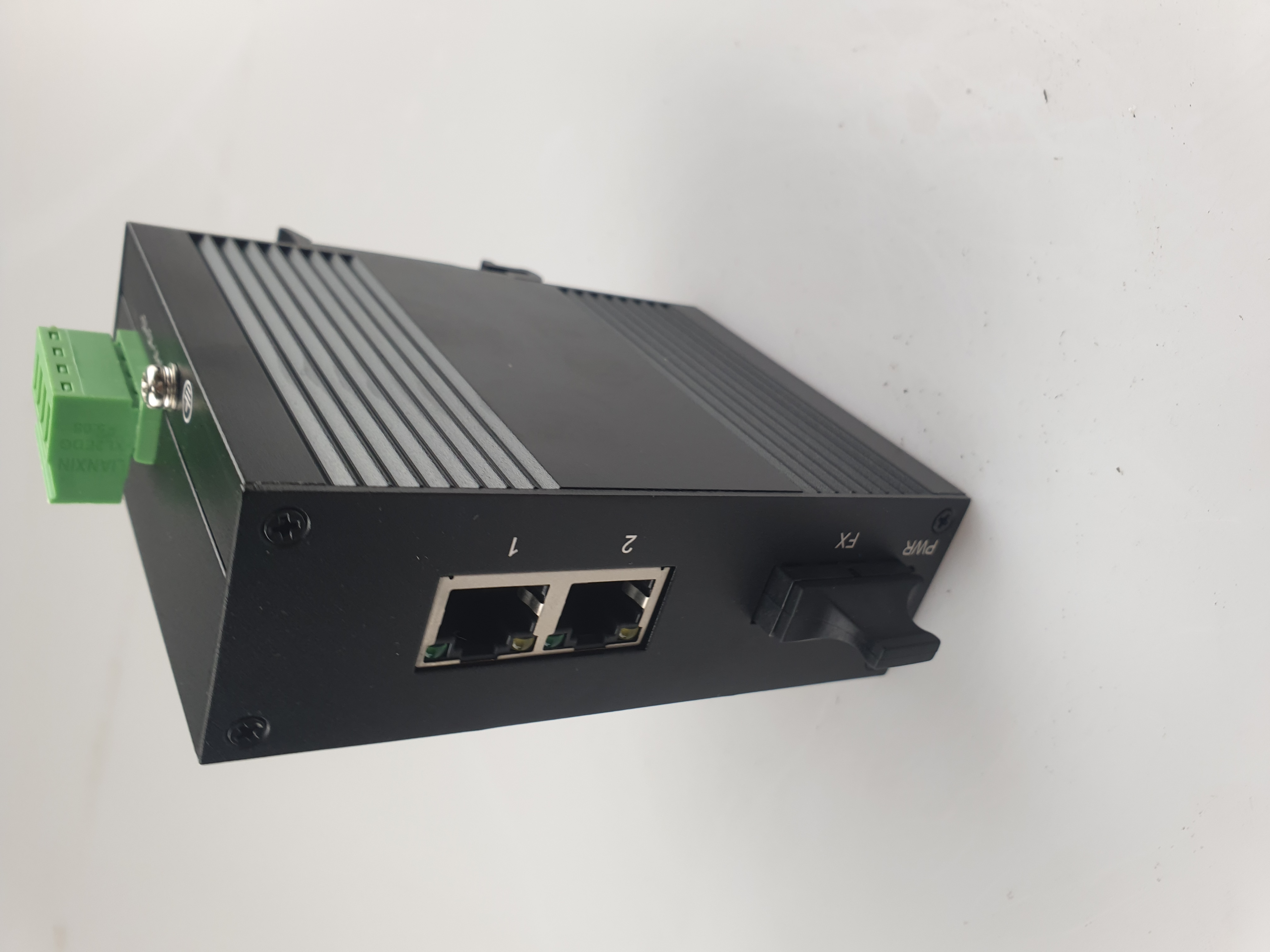 NIS203-1F One Optical Two Electrical 100 Gigabit Fiber Optic Transceiver Optoelectronic Converter Ethernet Industrial Switch