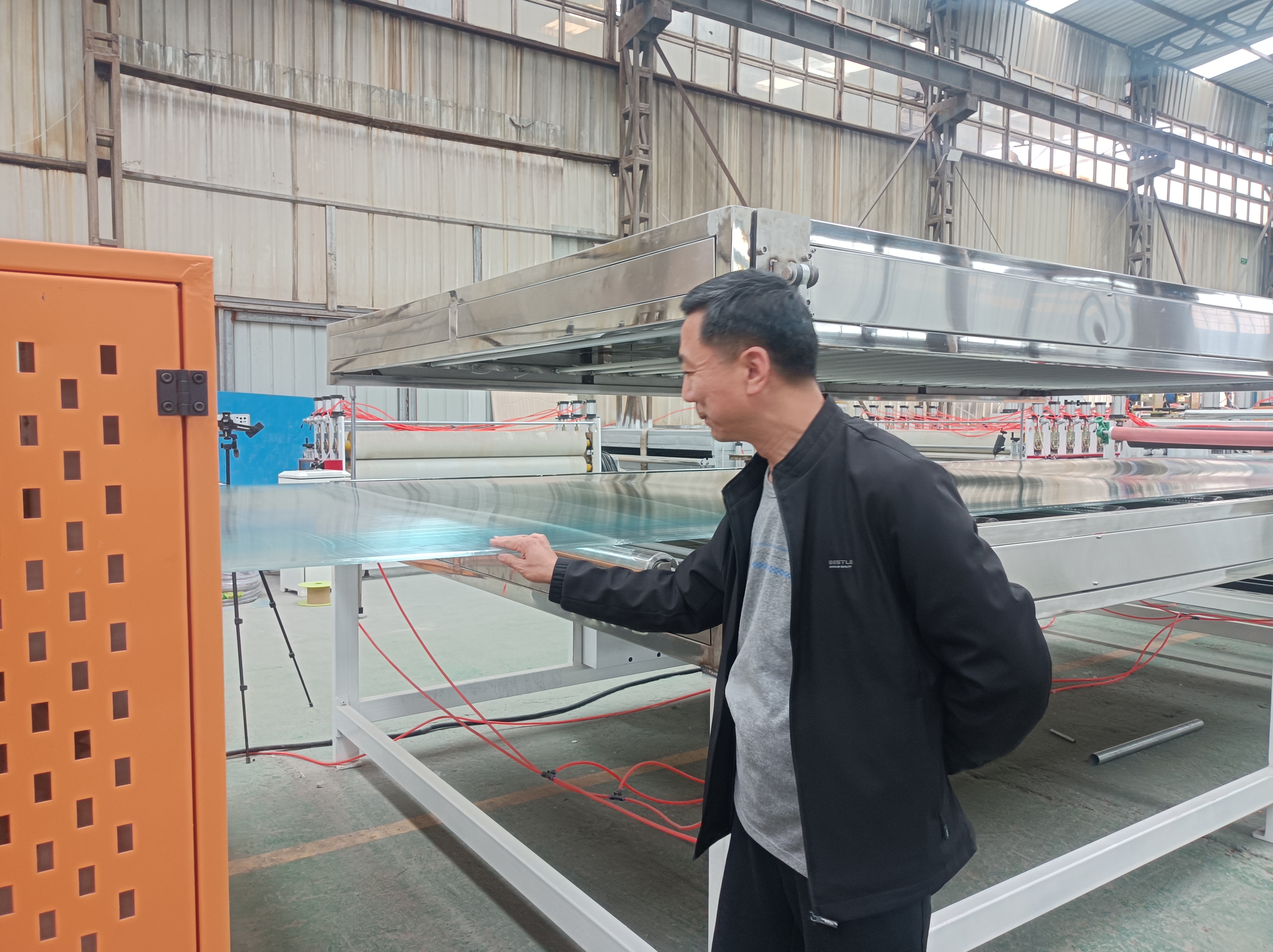 Tenghai PC Sunlight Board Equipment Plastic Hollow Board Production Line Daylight Board Machine