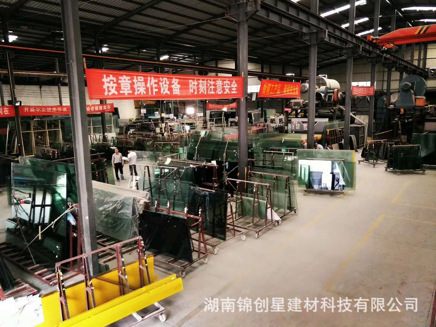 Curved Steel Glass Factory Curved Hot Curved Glass Single and Bidirectional Curved Glass Hot Curved Curved Special Shaped Glass Factory