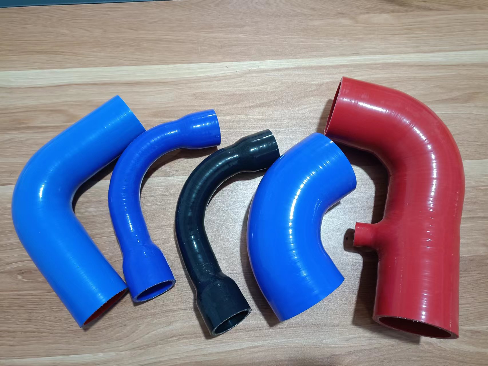 Ruiguan Silicone Customized Special Shaped Matching Silicone Rubber Tube Variable Diameter Silicone Rubber Tube Manufacturer's Supply Color and Model Can be Customized