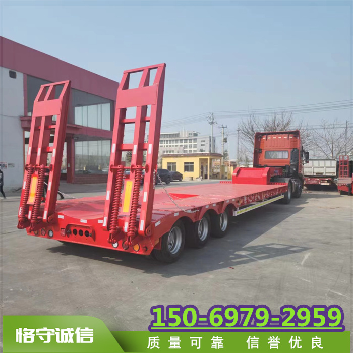 Two bridge low flat trailer, 11 meter excavator transport vehicle, 10 meter trailer in mountainous areas, flexible and lightweight