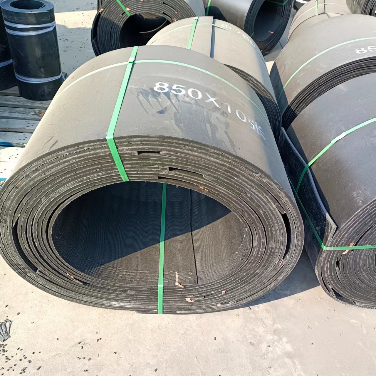 Shengzhang PE pipeline interface connection, electric heating melt sleeve, customized polyurethane insulation, hot melt sleeve, external heat shrink tape