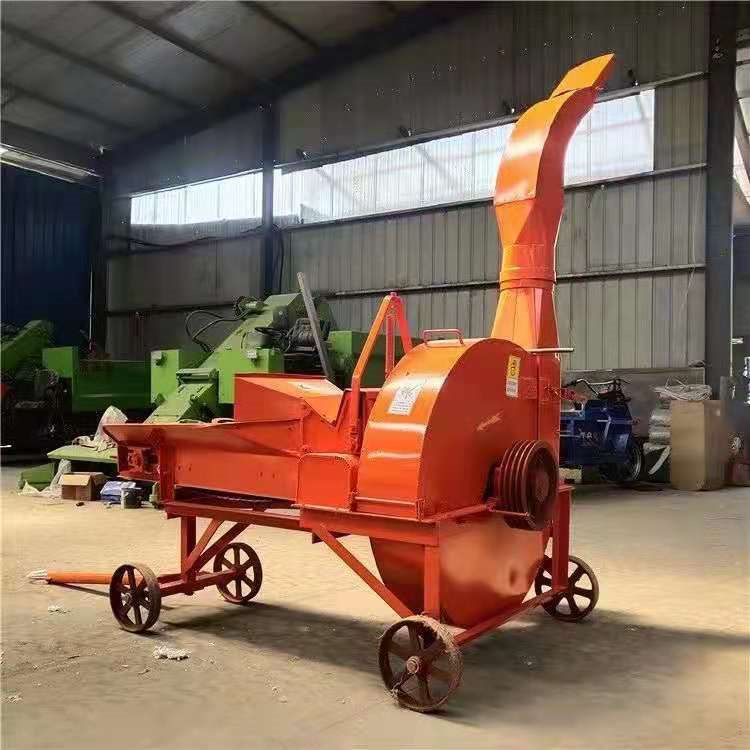 Fully automatic high spray cutting grass and silk kneading machine Fresh corn straw crusher Cultivated corn stalk processing equipment