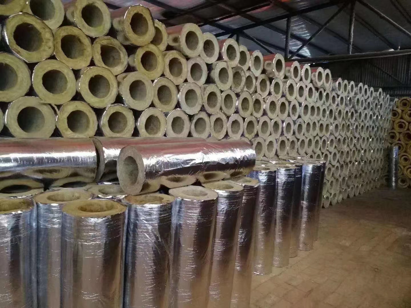 Aluminum foil veneer rock wool pipe steam pipeline insulation rock wool pipe shell fire retardant insulation pipe support customization