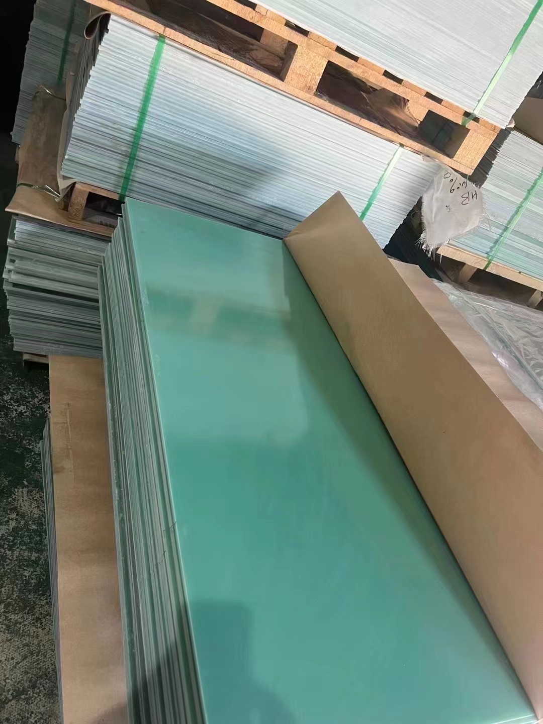 Imported FR4 water green fiberglass board G10 round rod laminated laminated rubber wood cloth board, fiberglass board 3240 epoxy resin