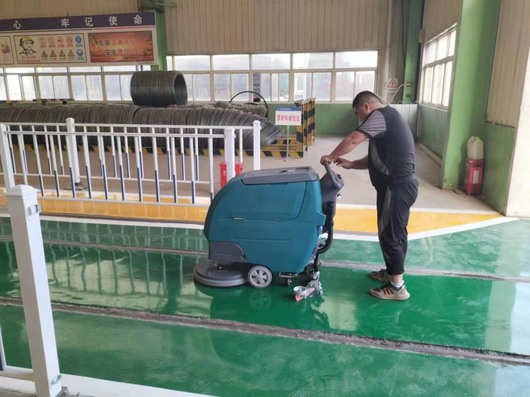 Factory floor washing machines have fast efficiency and save labor. Fully automatic cleaning of the floor is achieved through manual cleaning and suction drying