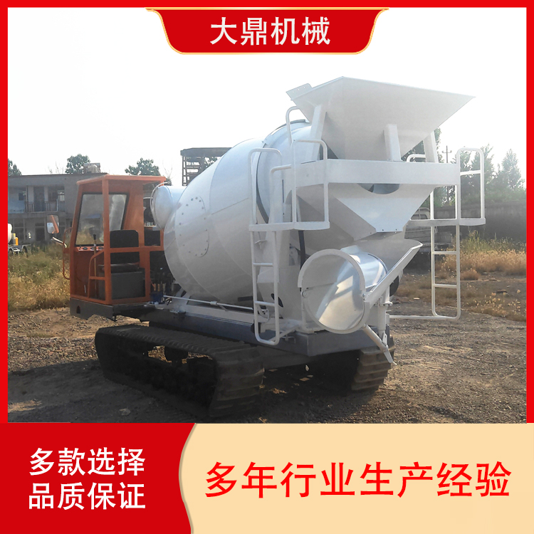 Tracked concrete tank truck, mud ground, tracked cement transport vehicle, stable driving and simple operation