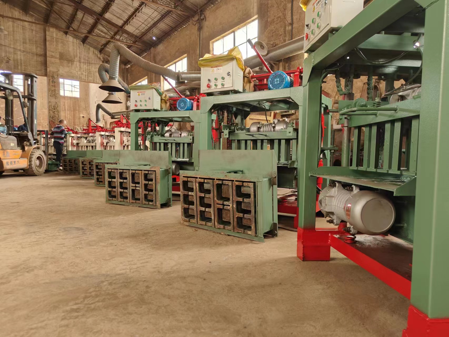 New type of lawn production brick machine equipment, permeable color brick machine, cement non firing brick making machine, fully automatic brick pressing machine