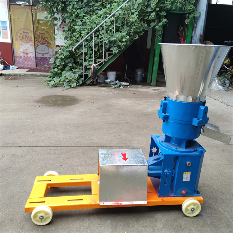 Cat litter granulator two-phase electric small chicken and duck feed machine Chengyu flat die extrusion granulator