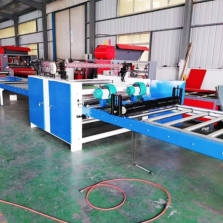 Flat pasting machine Baoli paper PU film white paper wood grain paper calcium silicate board pasting machine cold and hot adhesive film pasting machine